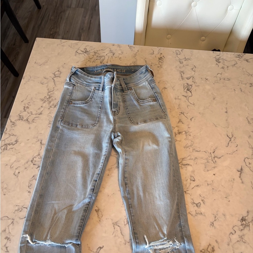 American Eagle Outfitters Light Blue Cropped Jeans